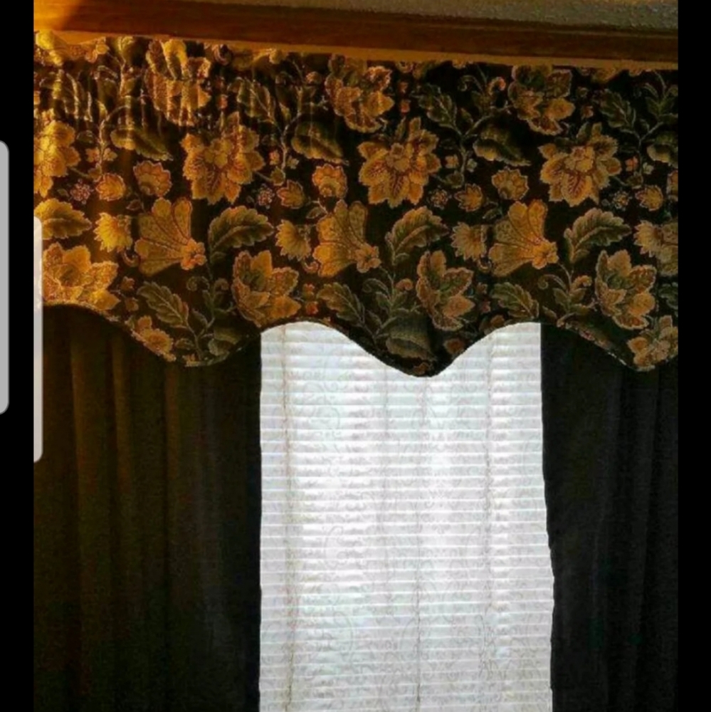 Curtains & valances